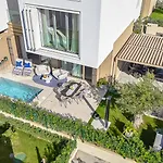Villa Valea Excelsior - Beachfront, Mancave, Cinema *