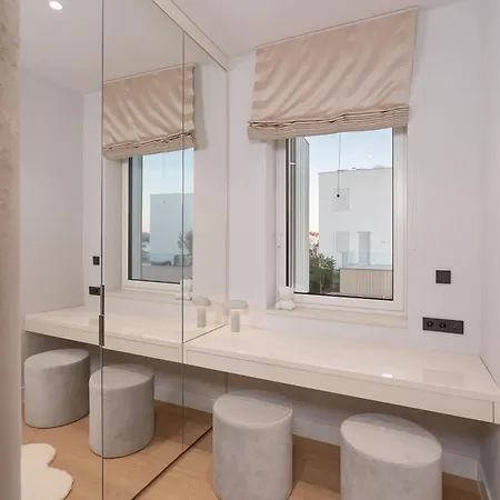 فيلة Valea Excelsior *